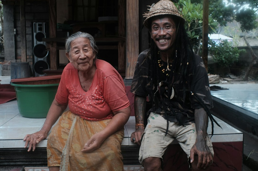 happy elderly couple traveling